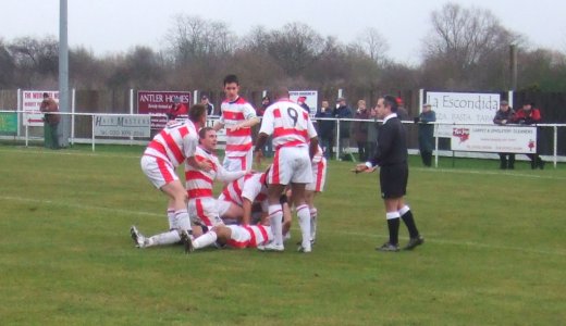 Moorhouse giving first aid lessons