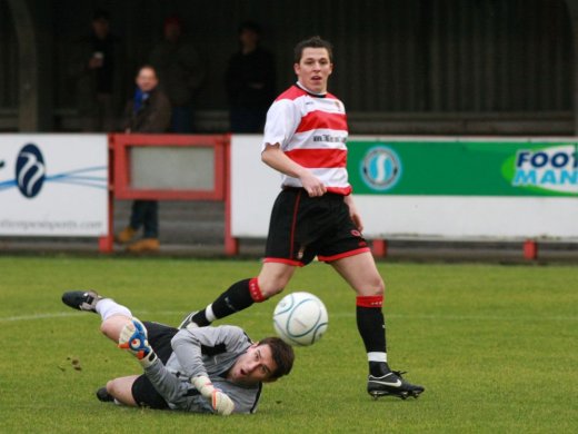 Glen Knight saves from Bobby Traynor