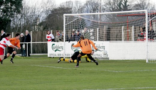 Bobby Traynor scores