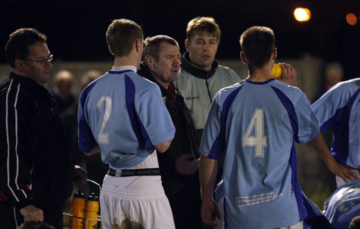 Discussions ahead of extra time