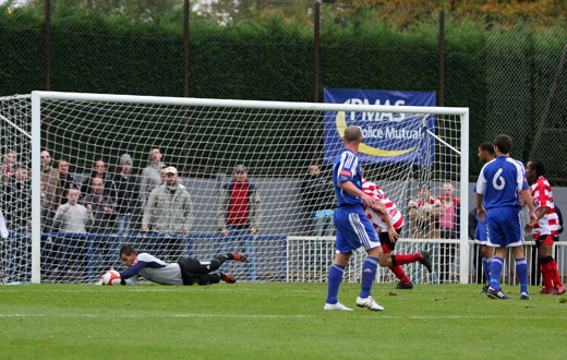 Mo Maan saves from Bobby Traynor